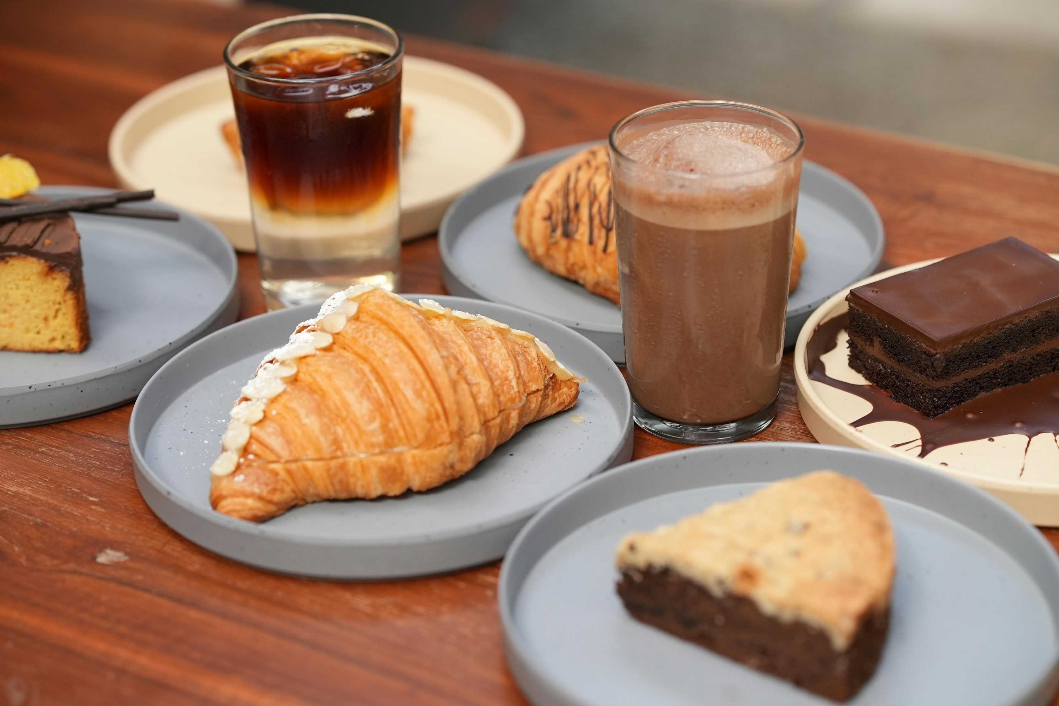 Kahve ile Tatlı Uyumu: Hangi Kahve Hangi Tatlıyla Daha İyi Gider?