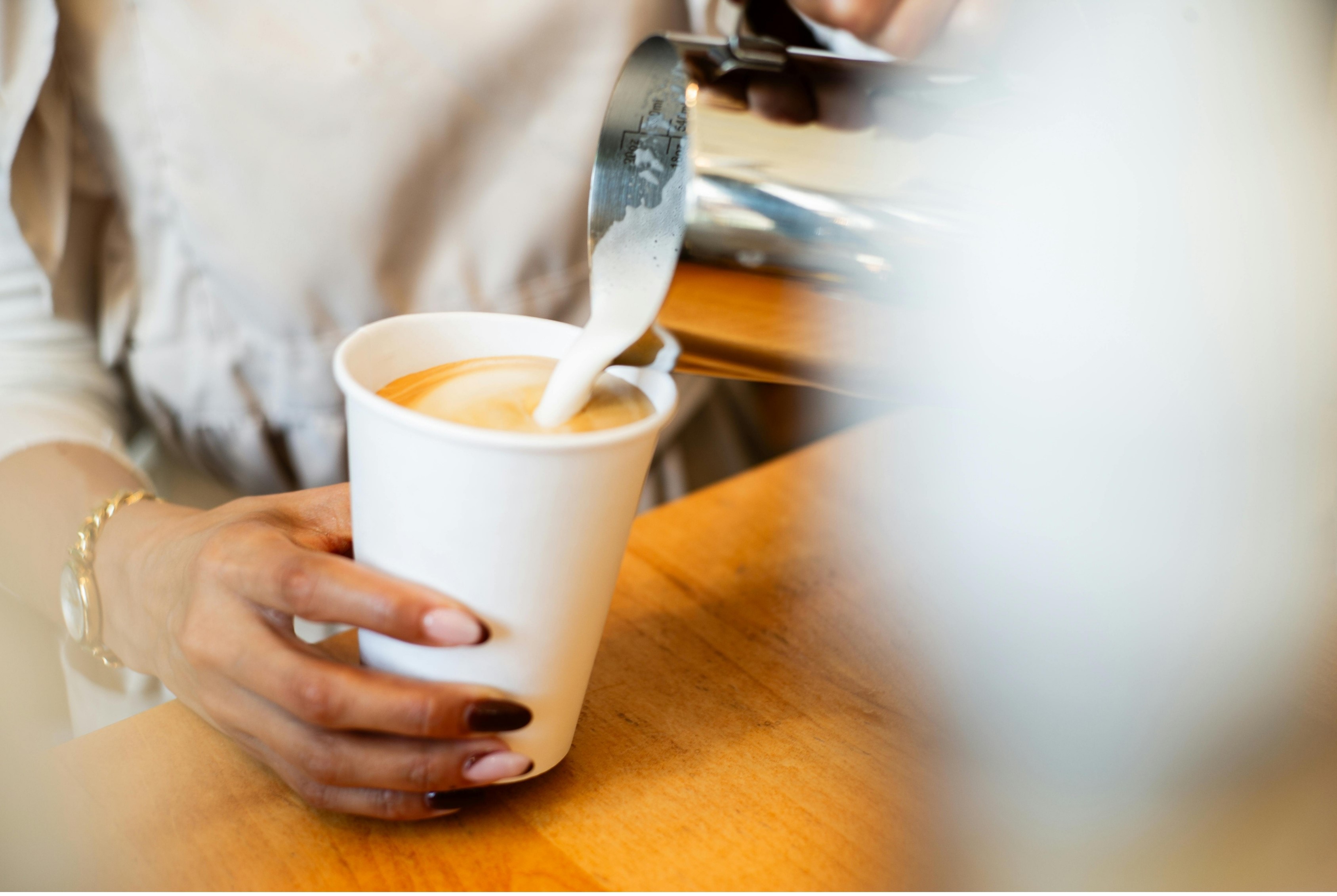 Bitkisel Sütlerle Kahve Deneyimi: Hangi Süt Hangi Kahveye Uyar